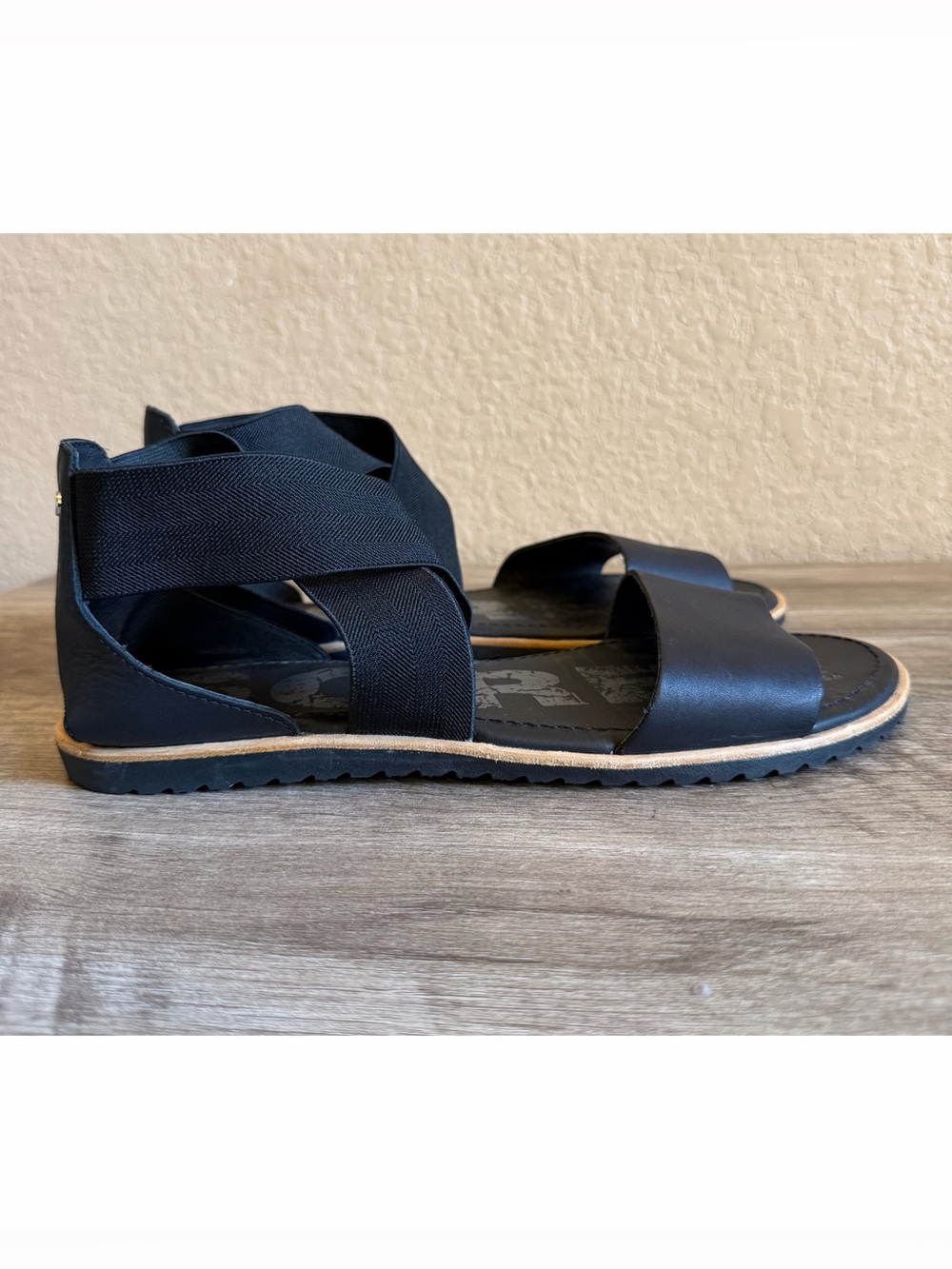 Sorel Ella flat sandals Womens Size 9